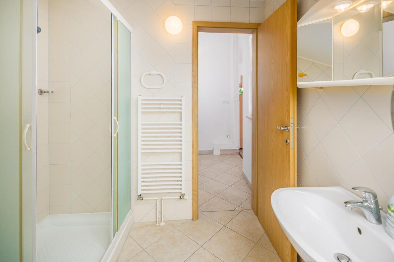 Sea Star With Stunning Sea View Apartment Пореч Екстериор снимка